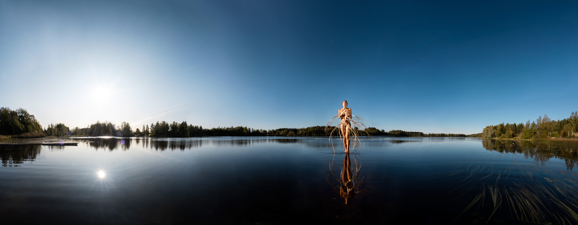 KÄÄNNA JUURI IX. Fotografía y retoque digital. Lago Mustianoja, Hämeenkyrö, Finlandia