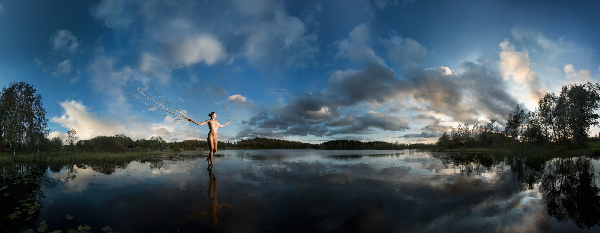 KÄÄNNA JUURI VII. Fotografía y retoque digital. Lago Iso Hustu, Hämeenkyrö, Finlandia