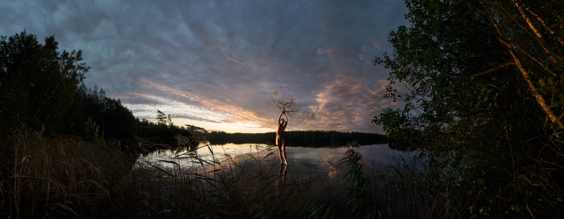 KÄÄNNA JUURI XIV. Fotografía y retoque digital. Lago Kelhajarvi, Hämeenkyrö, Finlandia